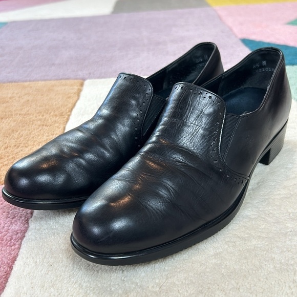 Munro Black Slip On Heeled Loafers 8.5 - Picture 14 of 17